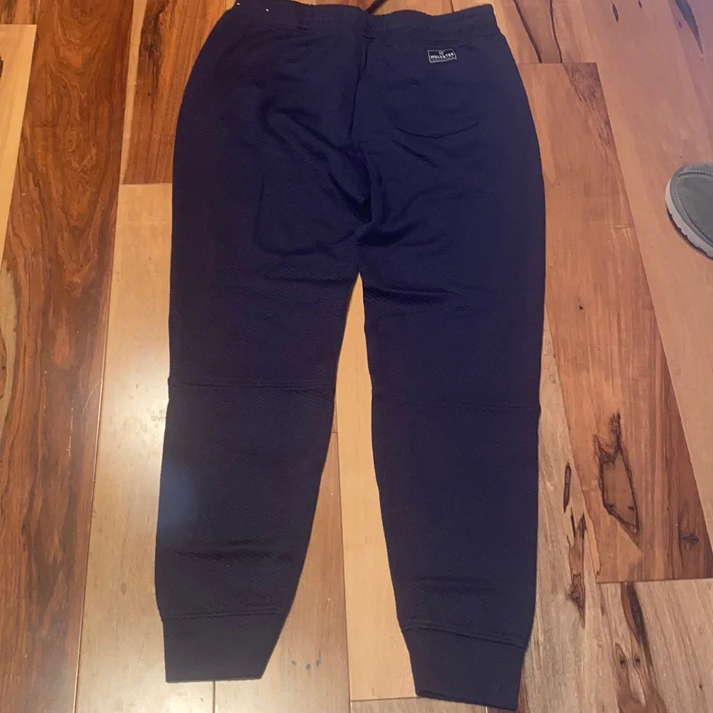 NWOT~ HOLLISTER TEXTURED JOGGERS ~ MENS SMALL - Picture 6 of 7